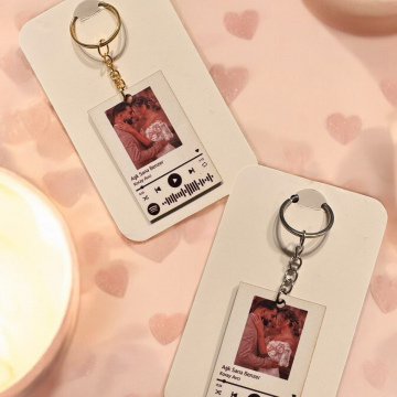 Holz-Schlüsselanhänger mit deinem Spotify-Song 